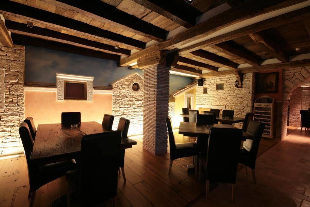 Vilola Bed & Breakfast Zambratija  Exterior photo